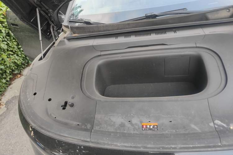 Used Zeekr 007 2024 Rear-Drive Enhanced Version 75 kWh Engine Bay Right