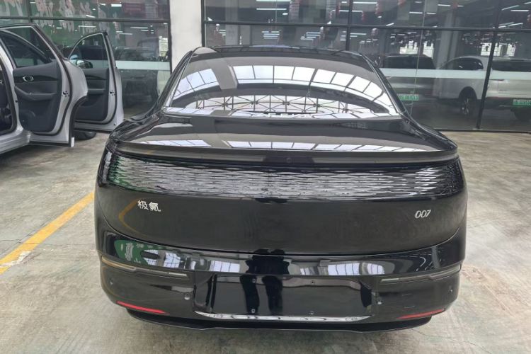 Used Zeekr 007 2024 Rear-Drive Enhanced Version 75 kWh Exterior 4