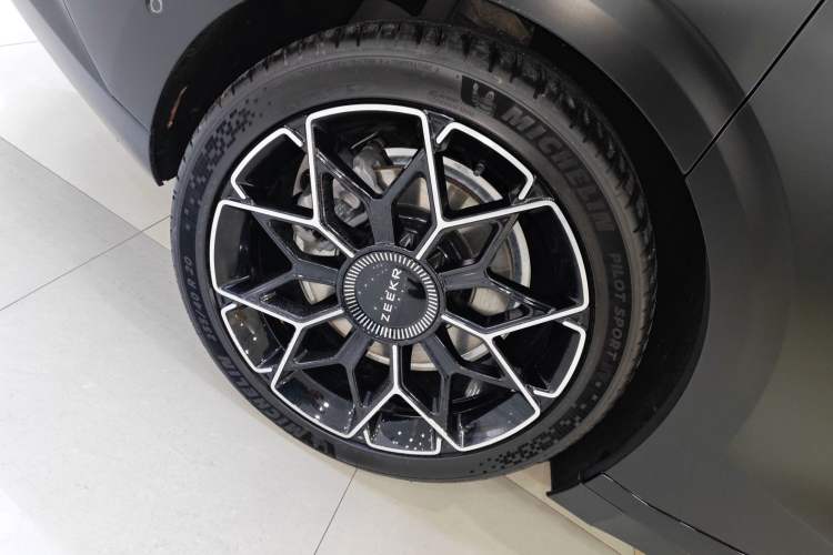 Used Zeekr 007 2024 Rear-Drive Enhanced Version 75 kWh Exterior 8