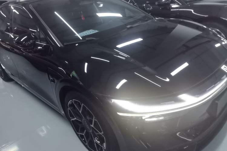 Used Zeekr 007 2024 Rear-Drive Enhanced Version 75 kWh Front Right 45 Deg