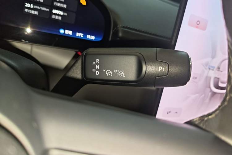 Used Zeekr 007 2024 Rear-Drive Enhanced Version 75 kWh Gear Lever