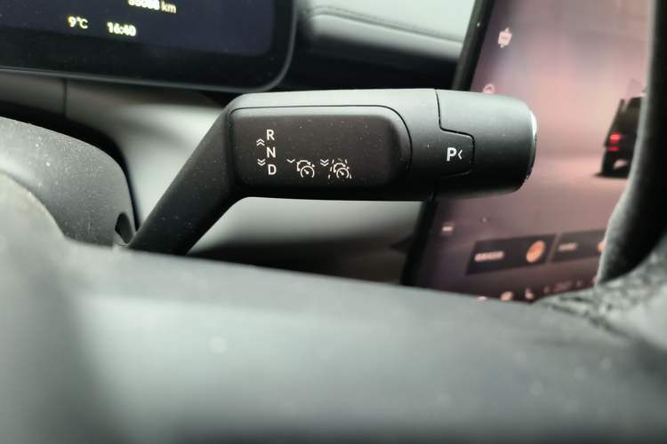 Used Zeekr 007 2024 Rear-Drive Enhanced Version 75 kWh Gear Lever