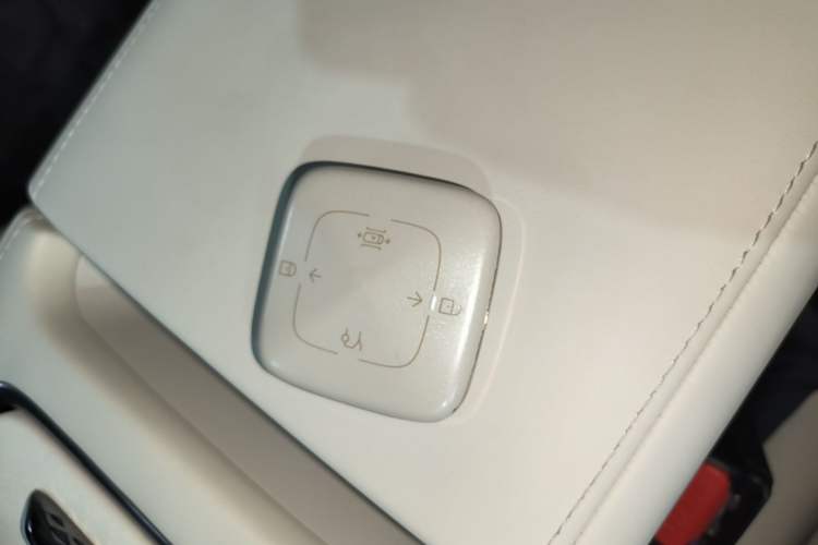 Used Zeekr 007 2024 Rear-Drive Intelligent Driving Version 100 kWh Interior 1