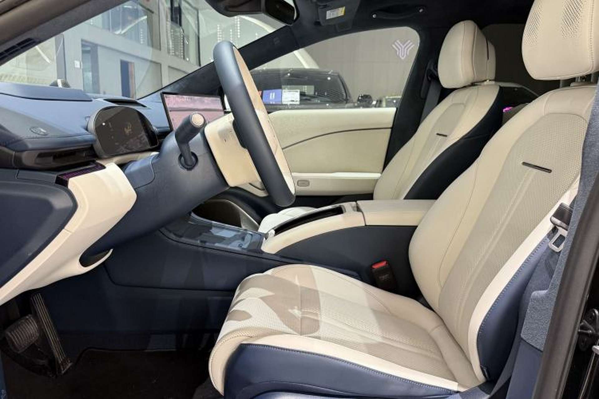 Used Zeekr 007 2024 Rear-Drive Intelligent Driving Version 75 kWh Interior 1