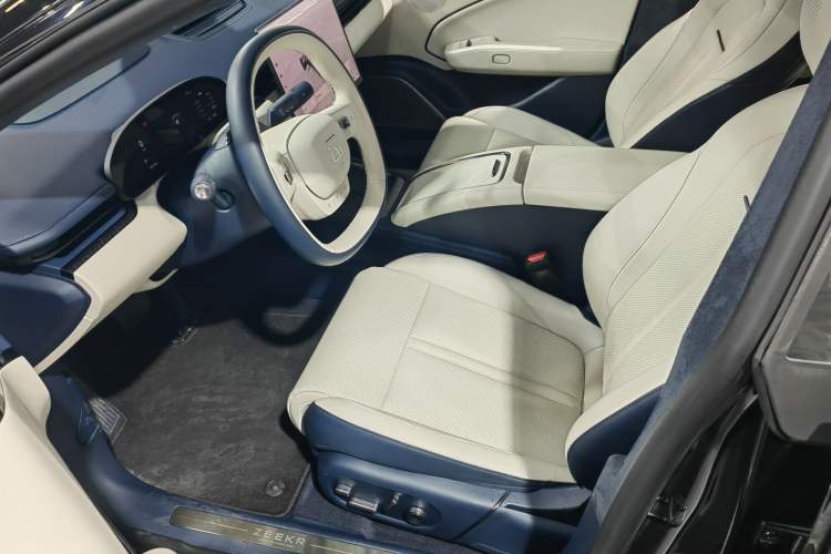 Used Zeekr 007 2024 Rear-Drive Intelligent Driving Version 100 kWh Interior 2