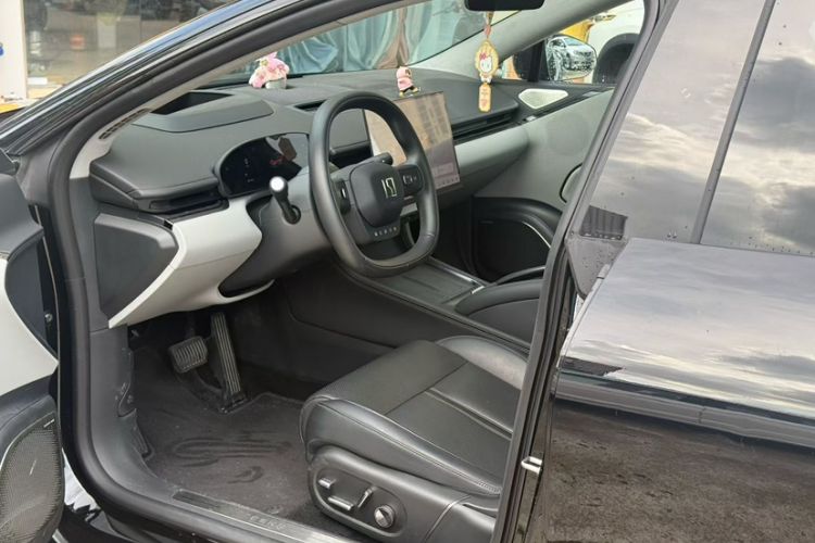 Used Zeekr 007 2024 Rear-Drive Enhanced Version 75 kWh Interior 3