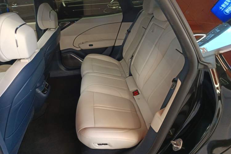 Used Zeekr 007 2024 Rear-Drive Intelligent Driving Version 75 kWh Interior 4