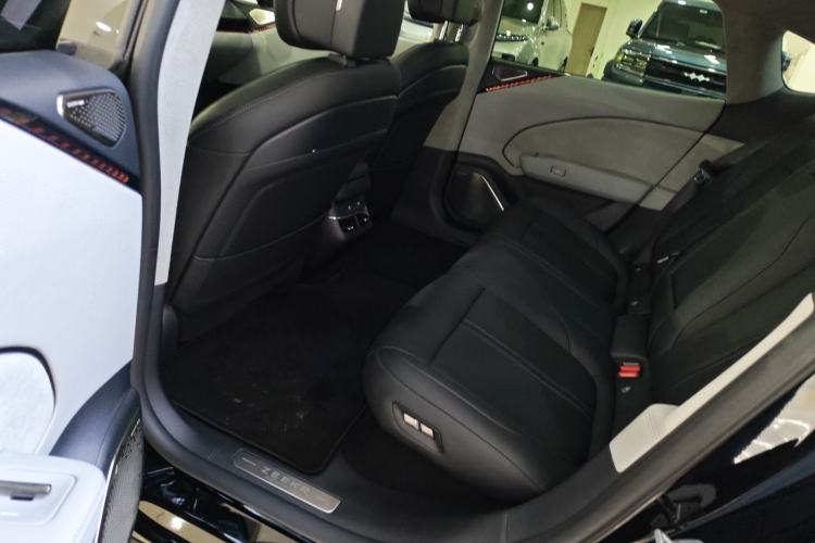 Used Zeekr 007 2024 Rear-Drive Enhanced Version 75 kWh Interior 4