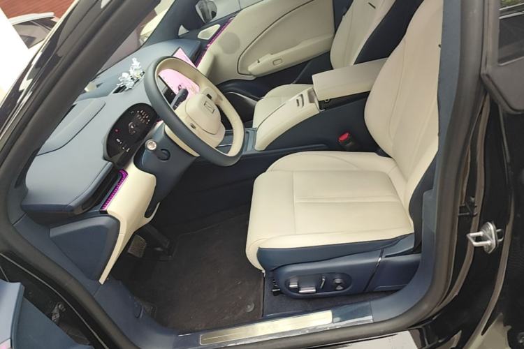 Used Zeekr 007 2024 Rear-Drive Enhanced Version 100 kWh Left Front Seat