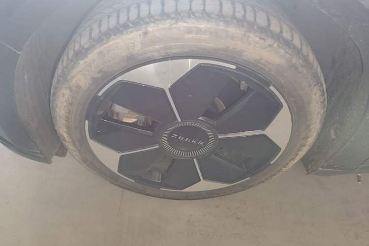 Used Zeekr 007 2024 Four-Wheel Drive Version 75 kWh Left Front Wheel Hub