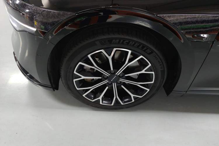 Used Zeekr 007 2024 Four-Wheel Drive Version 75 kWh Left Front Wheel Hub