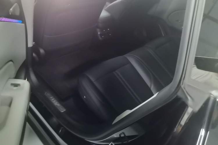 Used Zeekr 007 2024 Rear-Drive Enhanced Version 75 kWh Left Rear Seat