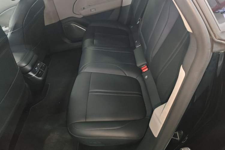 Used Zeekr 007 2024 Rear-Drive Intelligent Driving Version 75 kWh Left Rear Seat