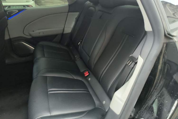 Used Zeekr 007 2024 Rear-Drive Enhanced Version 75 kWh Left Rear Seat