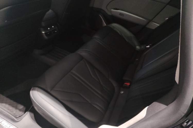 Used Zeekr 007 2024 Four-Wheel Drive Intelligent Driving Version 100 kWh Left Rear Seat