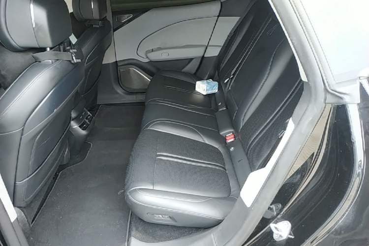 Used Zeekr 007 2024 Rear-Drive Enhanced Version 75 kWh Left Rear Seat