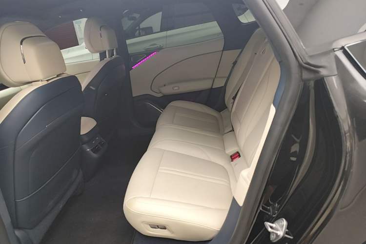 Used Zeekr 007 2024 Rear-Drive Enhanced Version 100 kWh Left Rear Seat