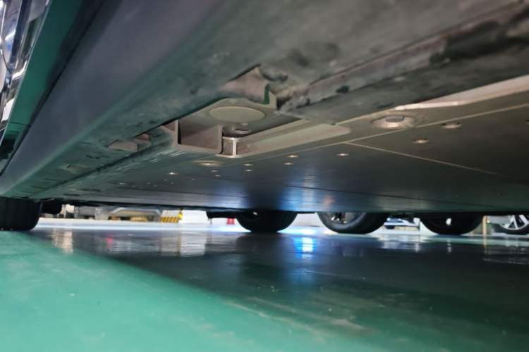Used Zeekr 007 2024 Rear-Drive Enhanced Version 75 kWh Left Side Sill