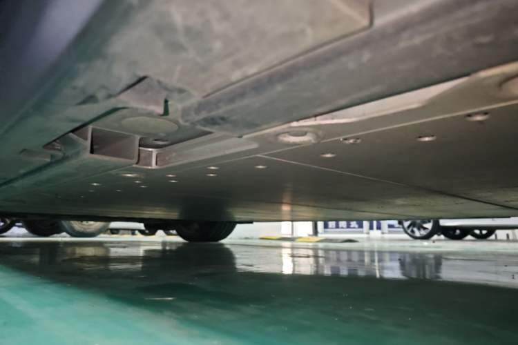 Used Zeekr 007 2024 Rear-Drive Enhanced Version 75 kWh Left Side Sill