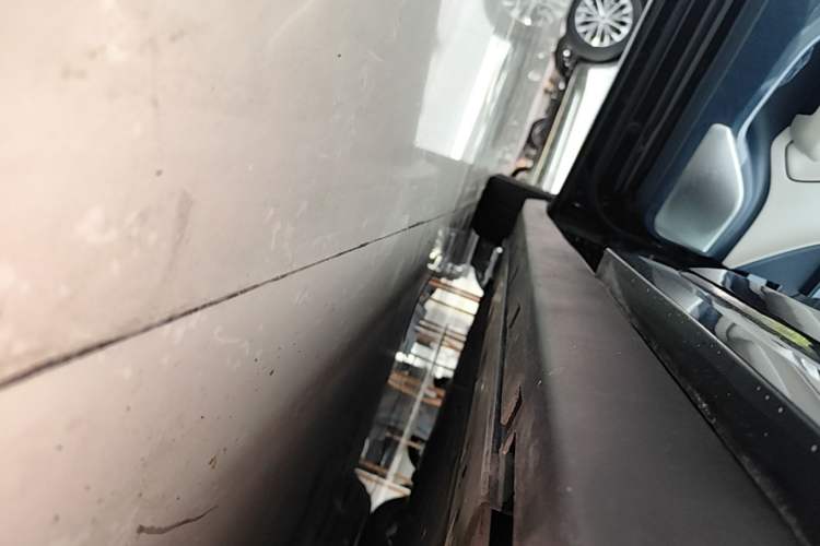 Used Zeekr 007 2024 Rear-Drive Enhanced Version 100 kWh Left Side Sill