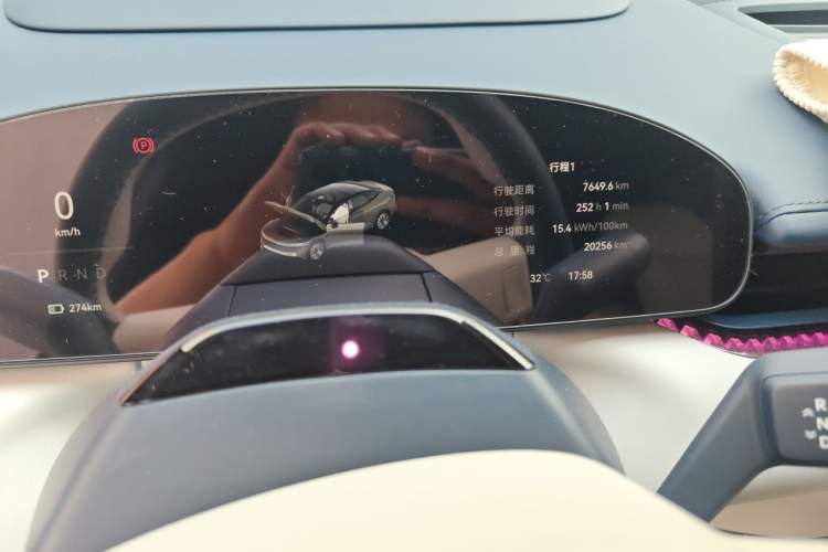 Used Zeekr 007 2024 Rear-Drive Intelligent Driving Version 75 kWh Odometer Close Up