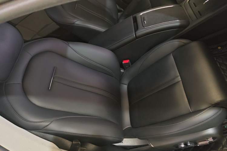 Used Zeekr 007 2024 Rear-Drive Enhanced Version 75 kWh Right Front Seat
