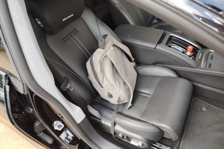 Used Zeekr 007 2024 Rear-Drive Enhanced Version 75 kWh Right Front Seat