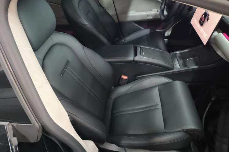 Used Zeekr 007 2024 Rear-Drive Enhanced Version 75 kWh Right Front Seat