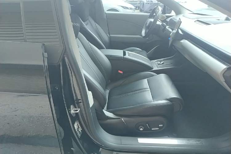 Used Zeekr 007 2024 Rear-Drive Enhanced Version 75 kWh Right Front Seat