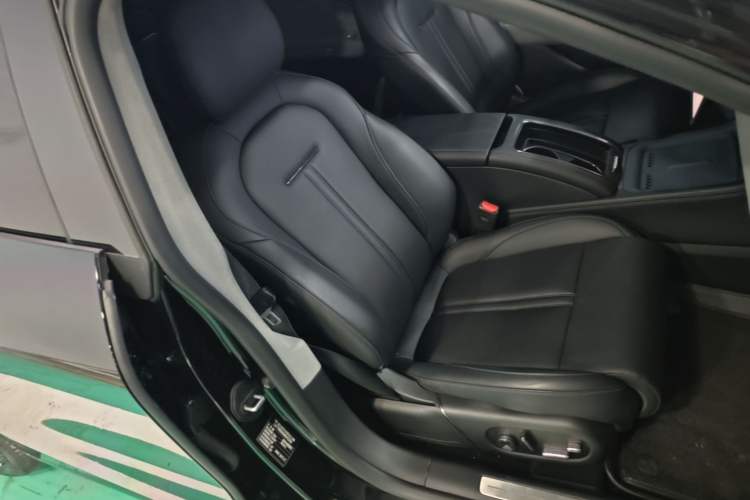 Used Zeekr 007 2024 Rear-Drive Enhanced Version 75 kWh Right Front Seat