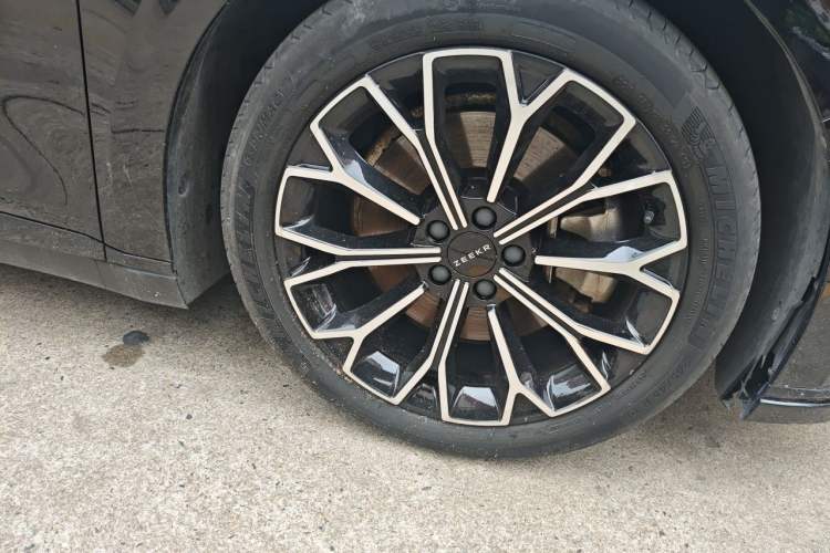 Used Zeekr 007 2024 Rear-Drive Intelligent Driving Version 75 kWh Right Front Wheel Hub