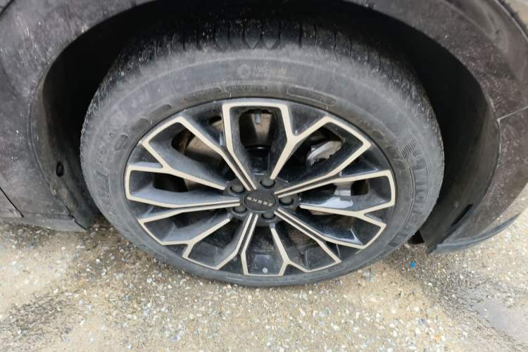 Used Zeekr 007 2024 Rear-Drive Enhanced Version 75 kWh Right Front Wheel Hub