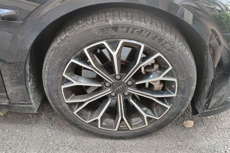 Used Zeekr 007 2024 Four-Wheel Drive Intelligent Driving Version 75 kWh Right Front Wheel Hub