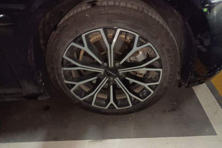 Used Zeekr 007 2024 Rear-Drive Intelligent Driving Version 75 kWh Right Front Wheel Hub