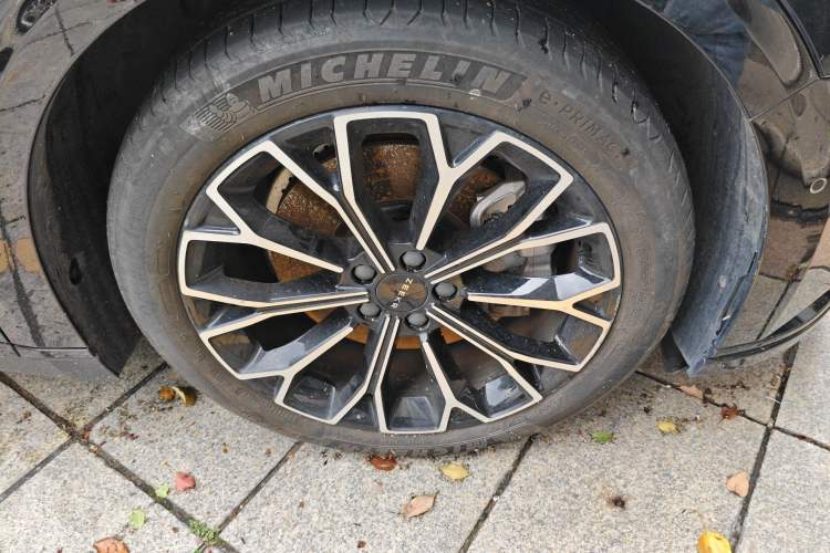 Used Zeekr 007 2024 Rear-Drive Intelligent Driving Version 75 kWh Right Front Wheel Hub