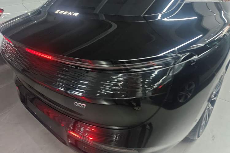 Used Zeekr 007 2024 Rear-Drive Intelligent Driving Version 100 kWh Right Rear Taillight