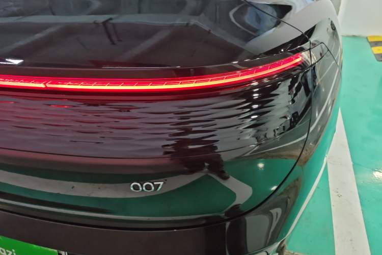 Used Zeekr 007 2024 Rear-Drive Enhanced Version 75 kWh Right Rear Taillight