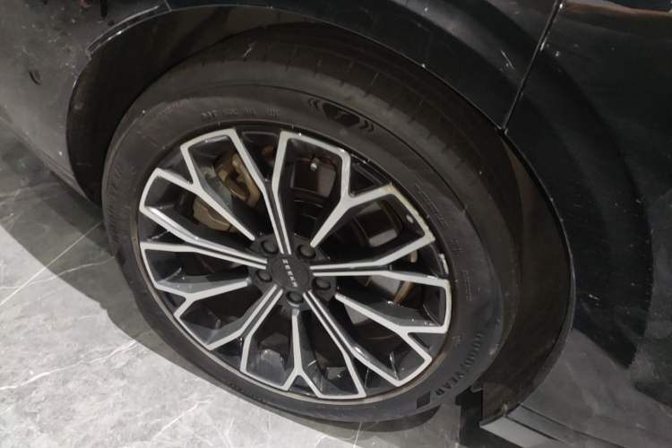 Used Zeekr 007 2024 Four-Wheel Drive Intelligent Driving Version 100 kWh Right Rear Wheel Hub