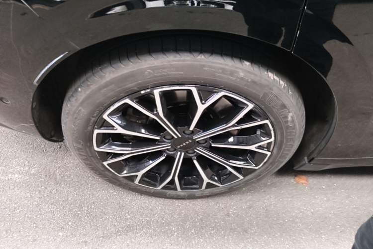 Used Zeekr 007 2024 Four-Wheel Drive Intelligent Driving Version 75 kWh Right Rear Wheel Hub