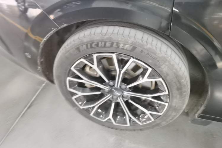 Used Zeekr 007 2024 Four-Wheel Drive Version 75 kWh Right Rear Wheel Hub