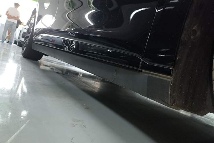 Used Zeekr 007 2024 Rear-Drive Enhanced Version 75 kWh Right Side Sill