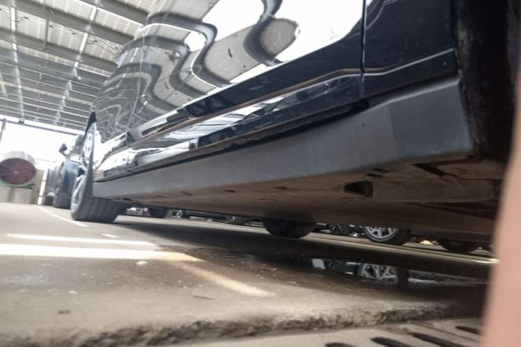 Used Zeekr 007 2024 Rear-Drive Version 75 kWh Right Side Sill