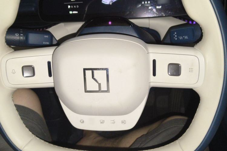 Used Zeekr 007 2024 Rear-Drive Intelligent Driving Version 75 kWh Steering Wheel