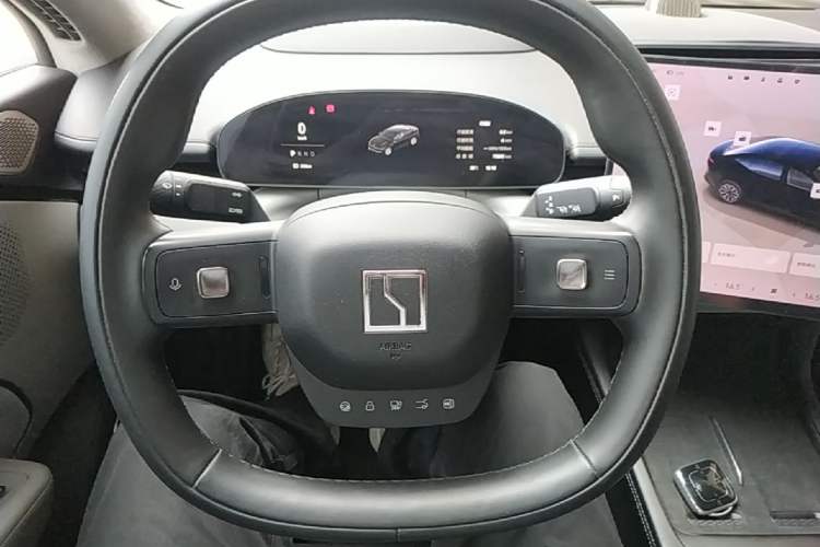 Used Zeekr 007 2024 Rear-Drive Enhanced Version 75 kWh Steering Wheel