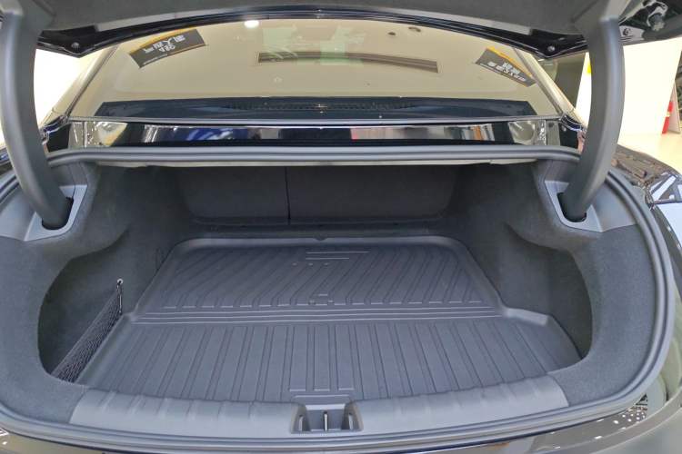Used Zeekr 007 2024 Rear-Drive Enhanced Version 75 kWh Trunk