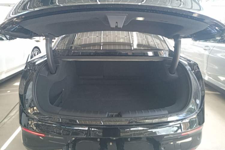 Used Zeekr 007 2024 Rear-Drive Version 75 kWh Trunk