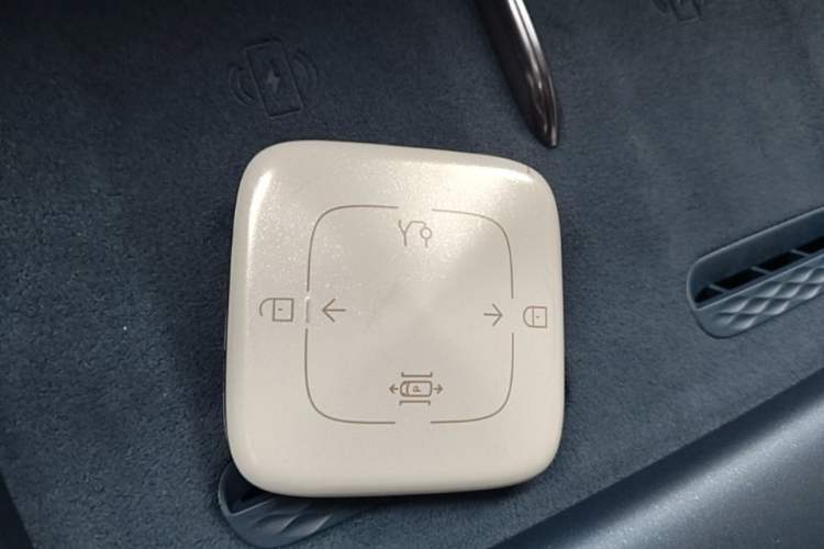 Used Zeekr 007 2024 Rear-Drive Intelligent Driving Version 75 kWh Vehicle Key