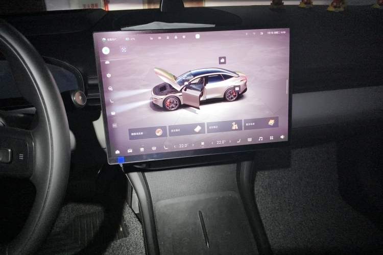 Used Zeekr 007 2024 Rear-Drive Enhanced Version 75 kWh Audio And AC Panel