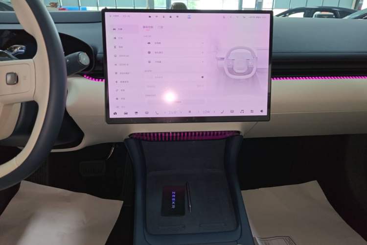 Used Zeekr 007 2024 Rear-Drive Intelligent Driving Version 75 kWh Audio And AC Panel