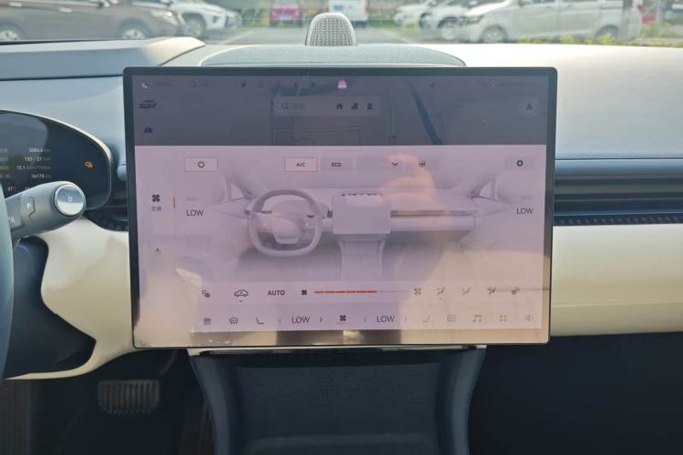 Used Zeekr 007 2024 Rear-Drive Intelligent Driving Version 75 kWh Audio And AC Panel